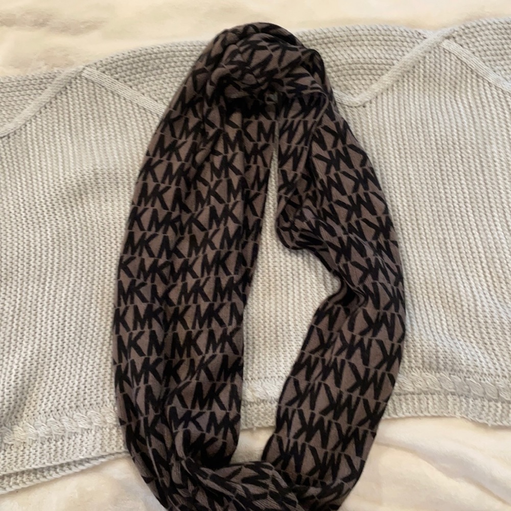 MICHAEL KORS Scarf